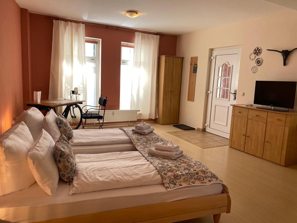 Hotel-Pension Mandy - Adults Only Senftenberg Bagian luar foto