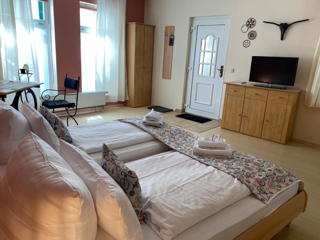 Hotel-Pension Mandy - Adults Only Senftenberg Bagian luar foto